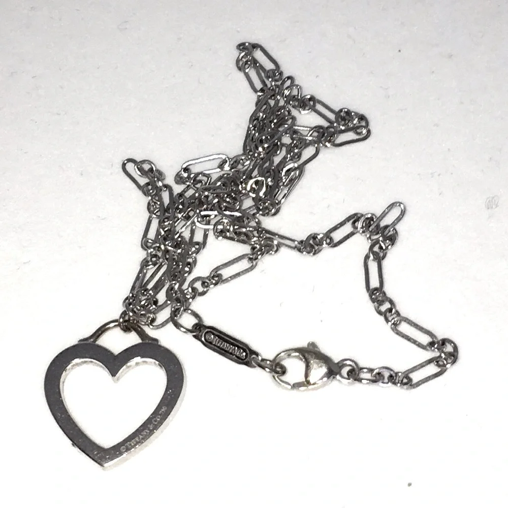 Solid 18K White Gold Tiffany & Co Authentic Sentimental Heart Necklace (not 14K)